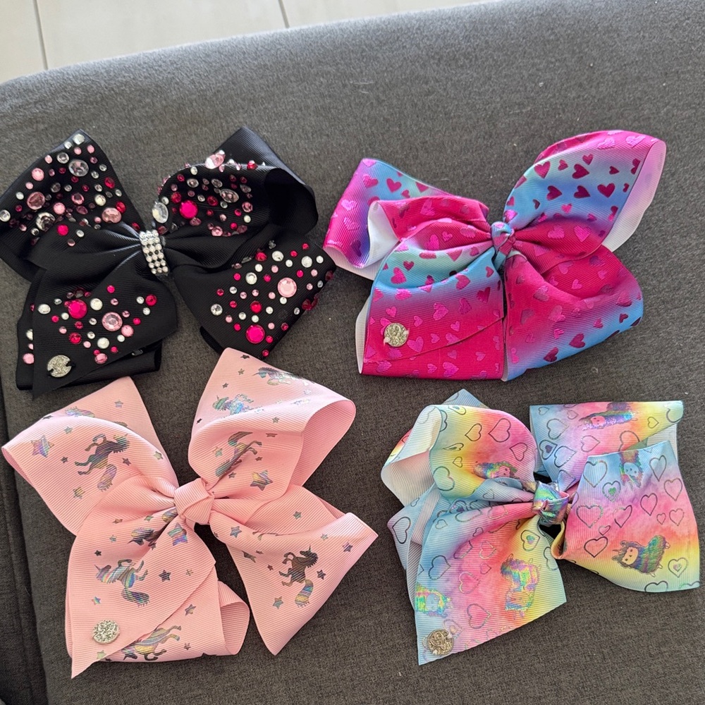 JoJo Siwa Vibrant Hair Bow Collection